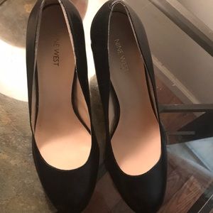 size 11 Nine West pumps